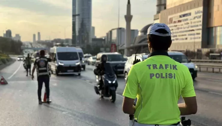 İstanbul’da Okul Servis Araçları Denetlendi